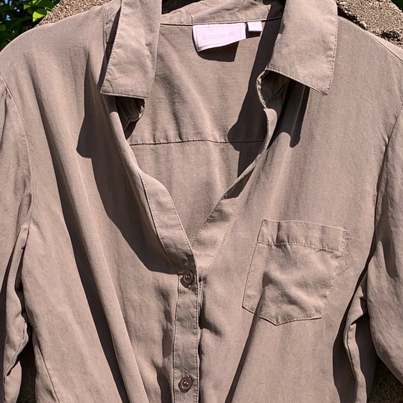 Button down taupe top - Picture 4 of 4